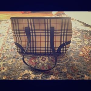 Burberry purse